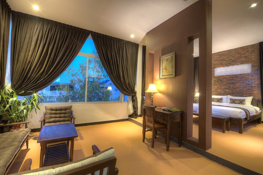 Prasats Boutique Hotel Phnom Penh Exterior foto